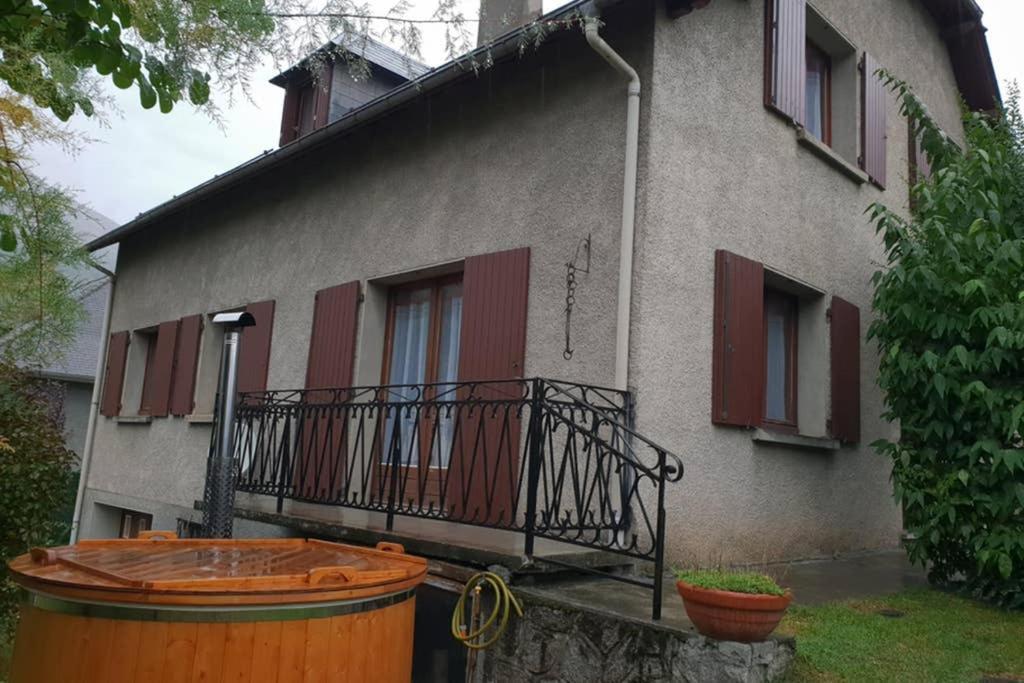 Le Gite Des 3 Vallees Villa Luz-Saint-Sauveur Bagian luar foto
